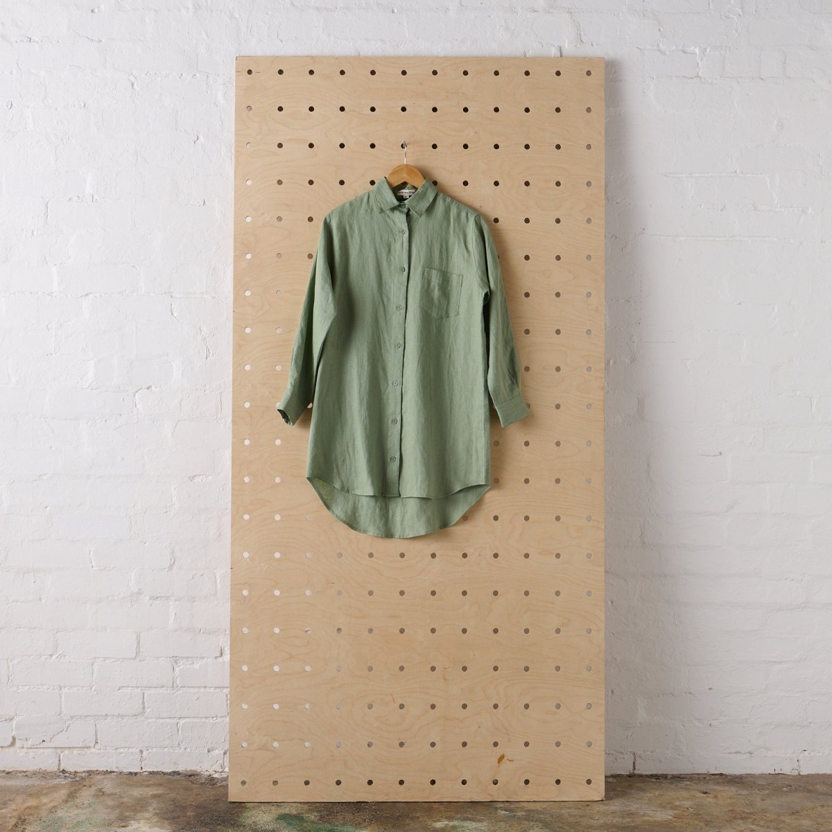 Nightshirt in Pistachio Linen | Button Up